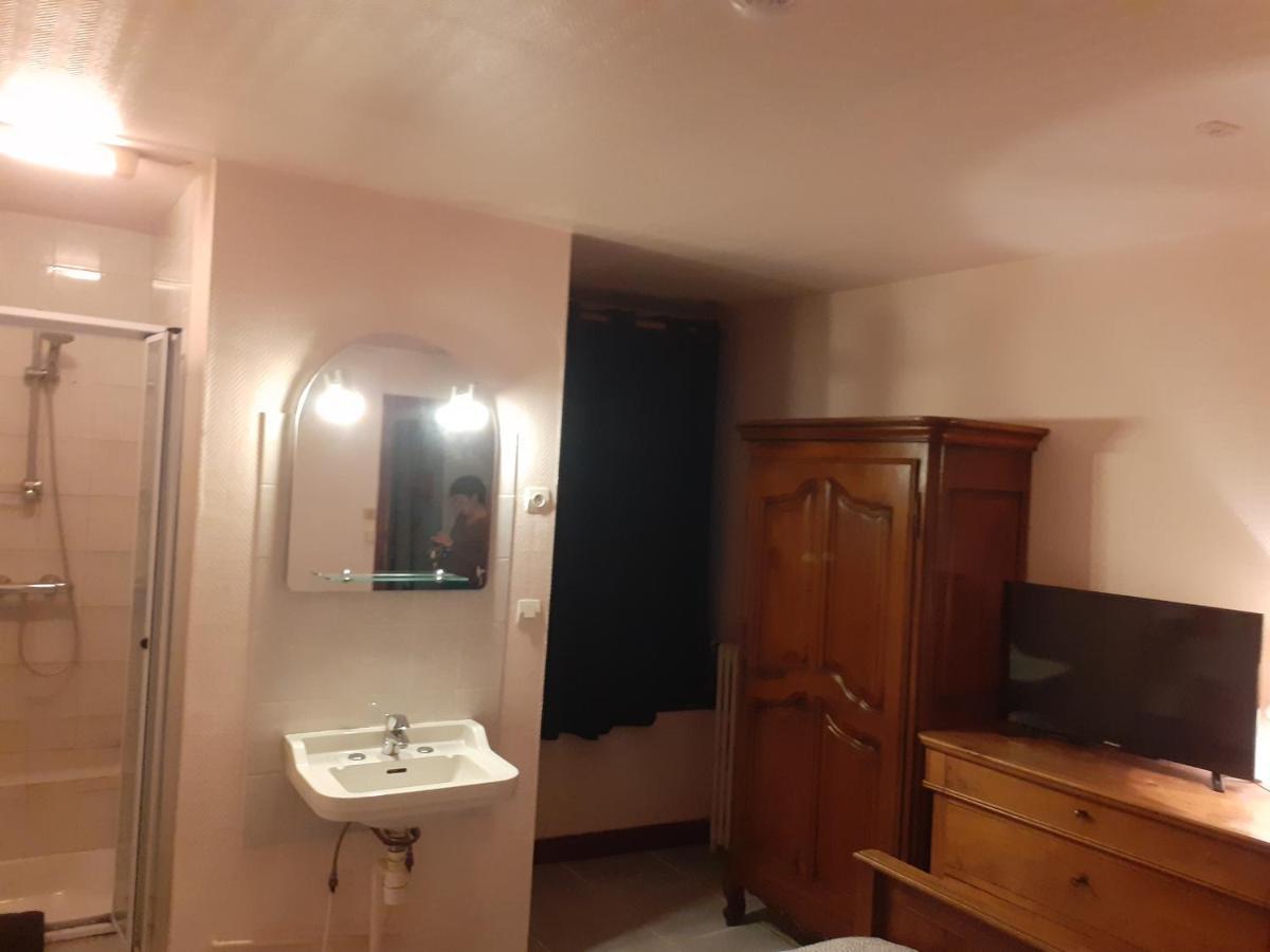 Le Grand Cerf Hotel Nonancourt Bagian luar foto