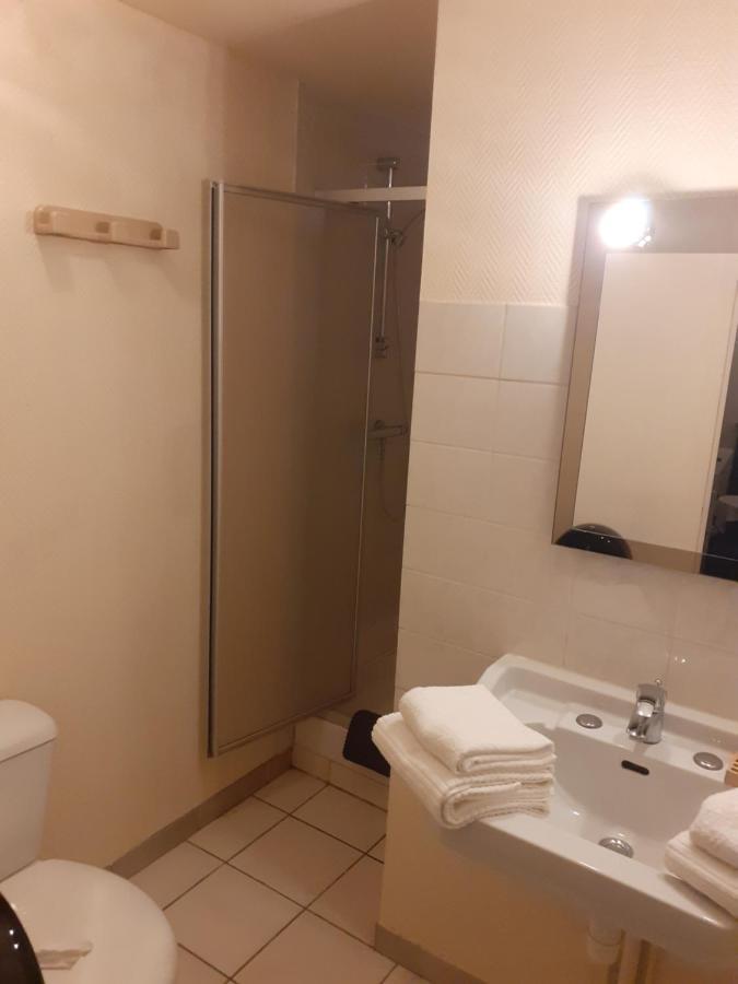Le Grand Cerf Hotel Nonancourt Bagian luar foto