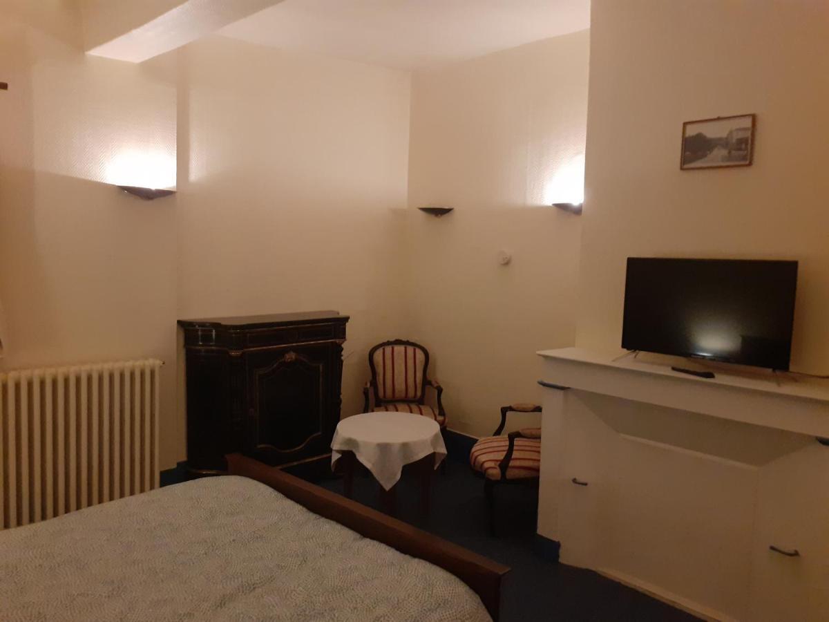 Le Grand Cerf Hotel Nonancourt Bagian luar foto